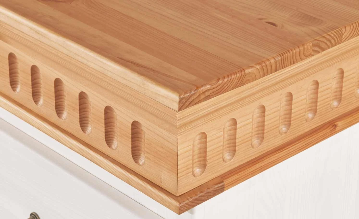 Kommode Bornholm | Kiefer Weiß / Kiefer Antik-Look 5 Kommode Bornholm | Kiefer Weiß / Kiefer Antik-Look – Bild 5