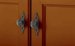 maison bleue Highboard Petit Chalet | Cognac antik (Braun) mit Glastüren -Kommode & Sideboards Verkäufe 13232365 13 202206232232