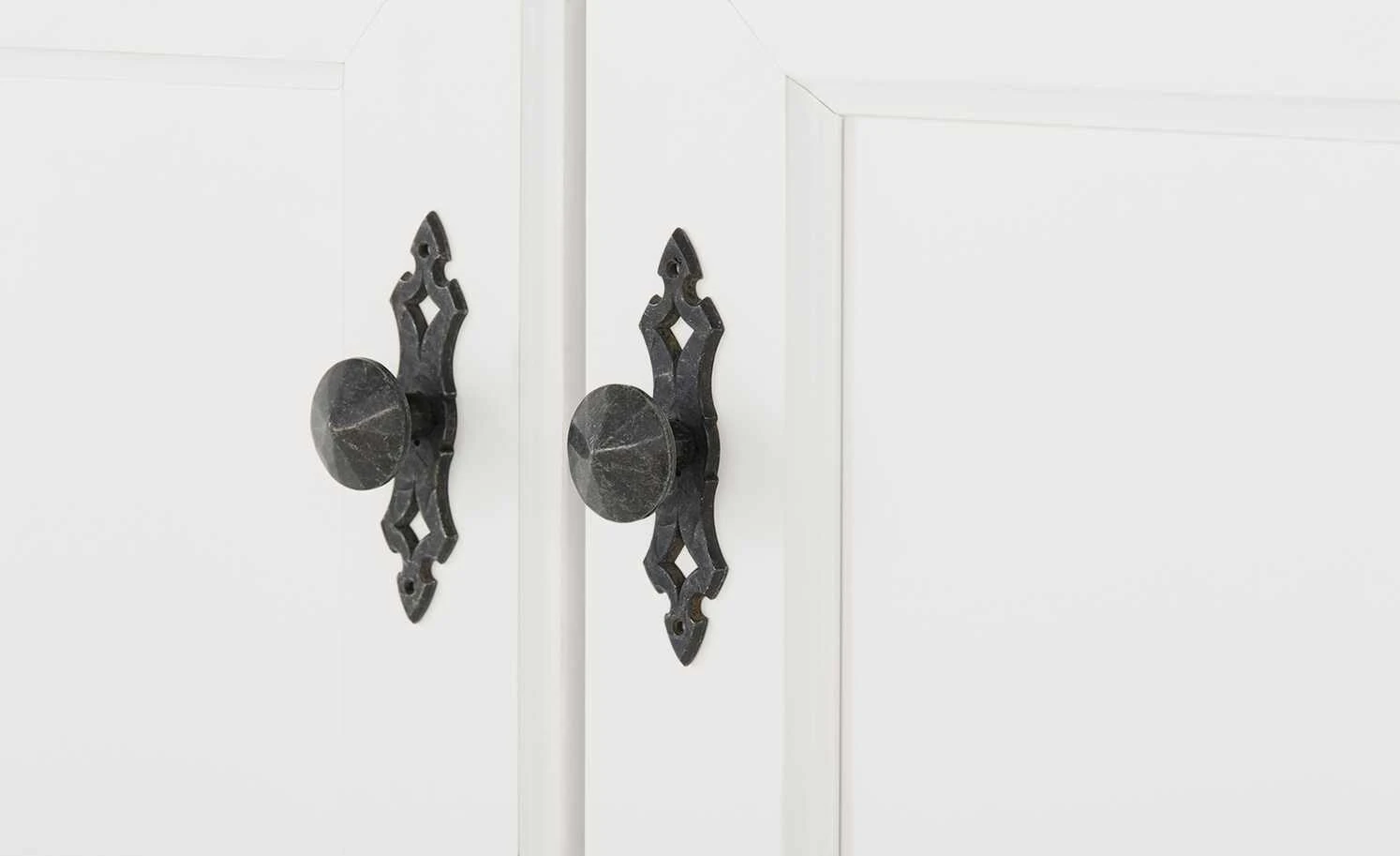 maison bleue Highboard Petit Chalet | Weiß / Graphitgrau mit Glastüren 13 maison bleue Highboard Petit Chalet | Weiß / Graphitgrau mit Glastüren – Bild 13