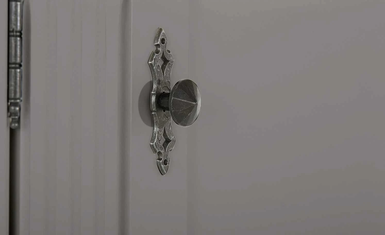 maison bleue Highboard Petit Chalet | Graphitgrau / Asteiche mit Glasboden 13 maison bleue Highboard Petit Chalet | Graphitgrau / Asteiche mit Glasboden – Bild 13